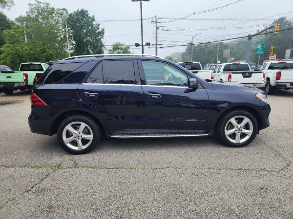 2018 Mercedes GLE350 AWD SUV clean Carfax excellent condition - $19,995 (Rowley)63615205180801123