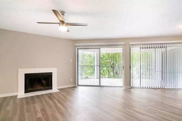 $975 / 1br - 748ft2 - Es más que un hogar, es un estilo de vida. ¡Únete a nosotros! (Fort Worth - Fort Worth Stockyards)63796327389569124