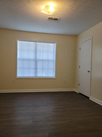 $1325.00 / 2br - 828ft2 - NO PETS, NO SMOKING/VAPING -  $1,325/month  Available 12/15/202563921558817283124