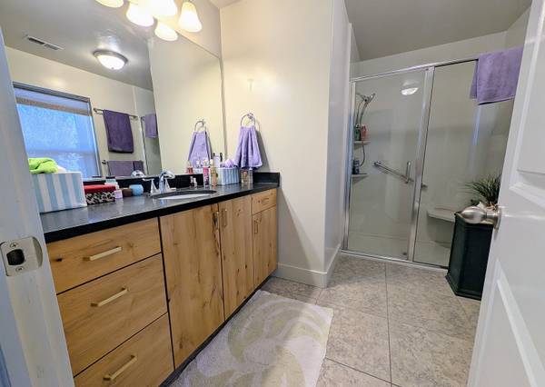 $1,250 / 3br - 1552ft2 - Well-Maintained 3 Bed 2 Bath Home with Airy Vaulted Ceilings! (Logan, UT)64037391899522122