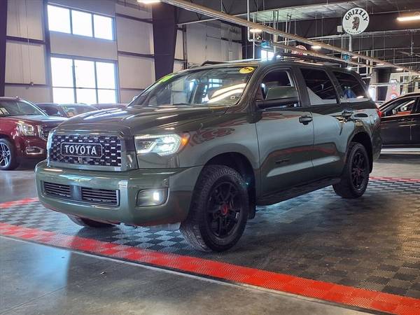 2020 Toyota Sequoia SR5 photo 3