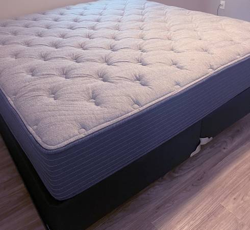 MANY STYLE LAID OUT FOR YOU TRY IT THIS MATTRESS!! 1