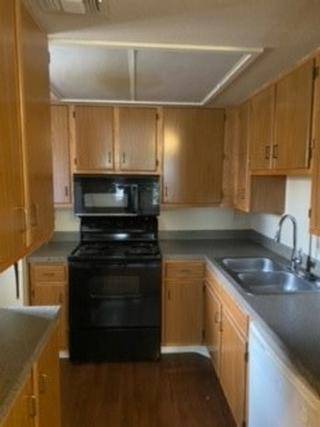 $1,483 / 1hab - 707ft2 - Lavadora/secadora, vistas al lago, techos altos, ventilador de techo (Lake Harbor)63794895504897122
