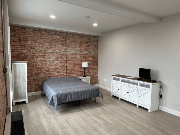 $350 / 1br - Room for rent 350.00 a week all utilities included (Quakertown)64010163400961121