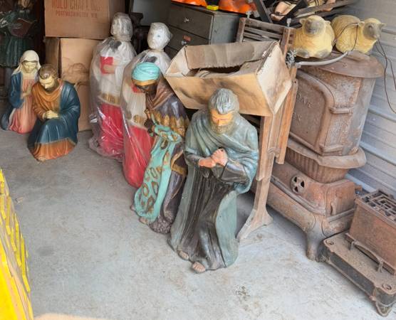 Vintage Christmas blow molds Nativity scene 10 pieces 1