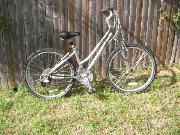 Giant/Sedona  Nice Bike!! Very sturdy nice smooth ride! 1