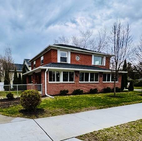 $1,400 / 2br - 980ft2 - 2 Bedroom Lower- 2 Blocks from Lake Michigan (Sheboygan)63813312084225120