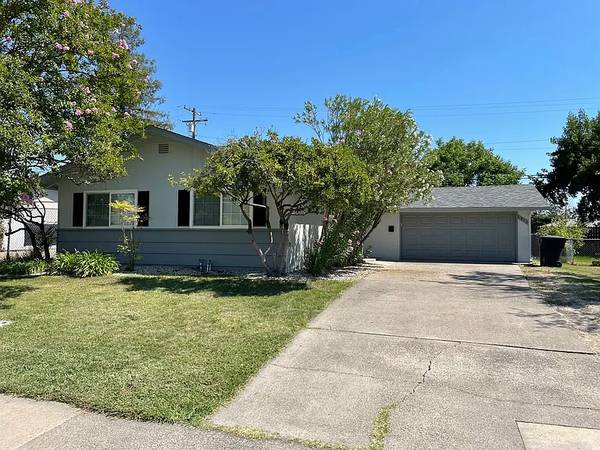 $850 / 3br - 1030ft2 - Modern Upgrades 3-Bedroom Home with Spacious Backyard (Sacramento)63790713891073120