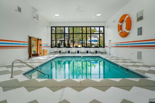 $1,535 / 1br - 585ft2 - Bocce Ball Court, Private Balcony/Patio63688296473985121