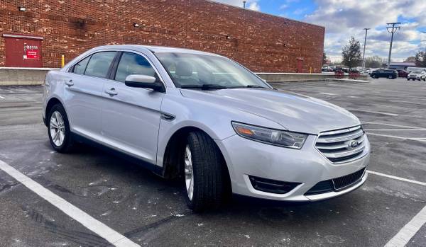 2016 Ford Taurus 1