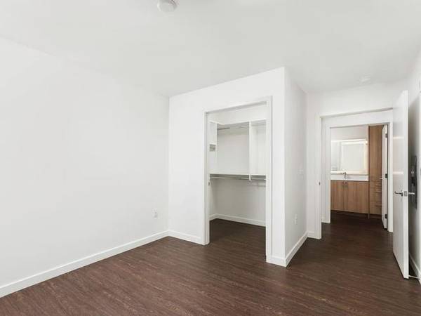 $2,401 / 1br - 532ft2 - EV Charging Stations, High Ceilings, Tour Today, Secure Parking (Beltown)63688497778691123