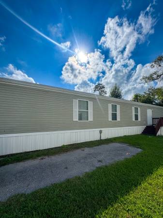 $1,300 / 3br - 1216ft2 - The Breakers — Move-In Ready Homes (The Breakers)64151002059138122