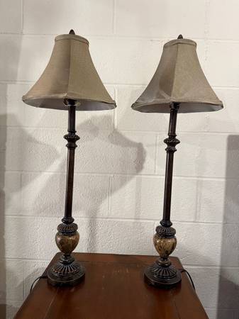 Pair of Matching Furniture Lamps 1
