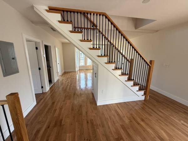 $4,400 / 4br - 1500ft2 - Brand-new condo quality apartment at best location in Stoughton (Stoughton)63817539904259122