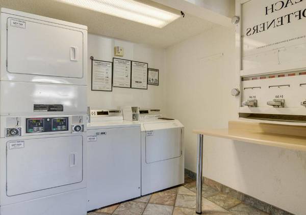 $599 / 1br - Furnished Room w/ Weekly Flat Rate >> Free WiFi, CableTV (Tacoma South)63934290542210123