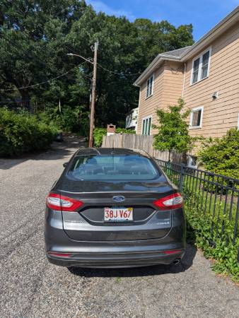 2015 Fusion Hybrid SE - $5,300 (Roslindale)63615767433345120