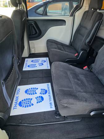 2015 Dodge Grand Caravan SE - $4,500 (Chicago)63619011979139124