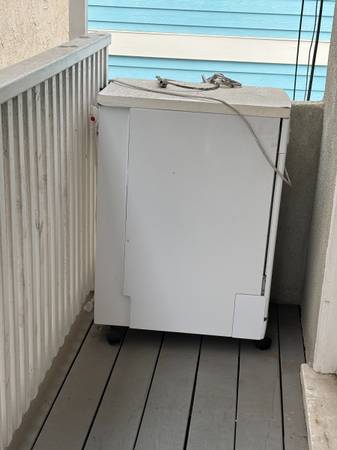FREE - xs portable dishwasher 1