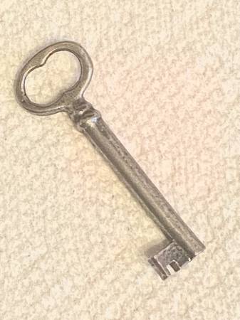 Antique Skelton Multi-Warded Key 1