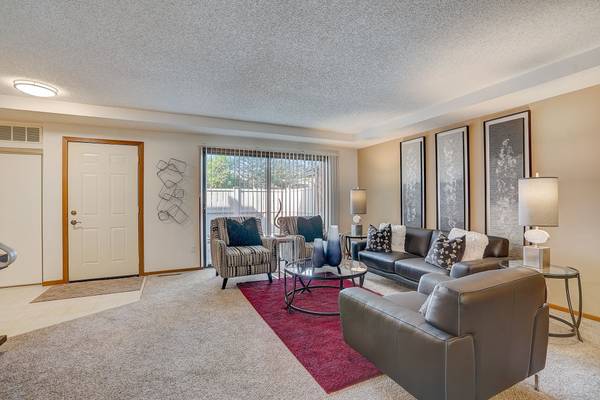 $2,099 / 2br - 1382ft2 - Welcome to Saddlewood Park Townhomes (Minnetonka)64003960150403124
