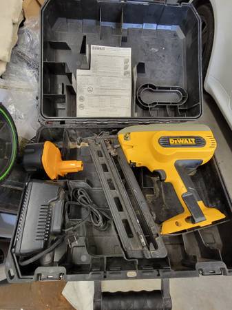 Finish Nailer Dewalt 1