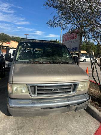 2003 Ford E 150 1