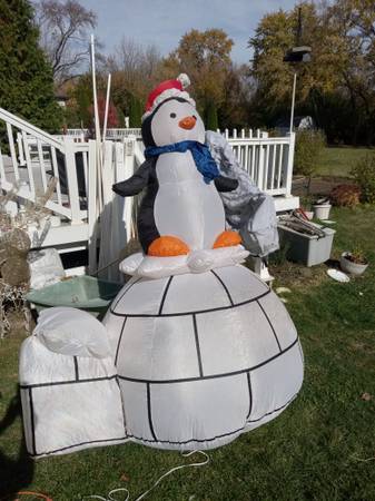 8' High Inflatable Lighted Holiday Decoration 1