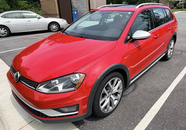 2017 Volkswagen Golf Alltrack 1