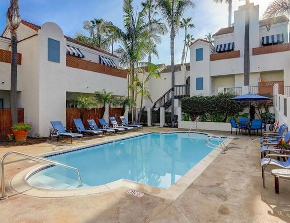 $2,950 / 1br - 1 Dormitorio Cerca de la Playa - Cocina Renovada con Granito y Acero Inoxidable (Carlsbad Village)63878361524225123