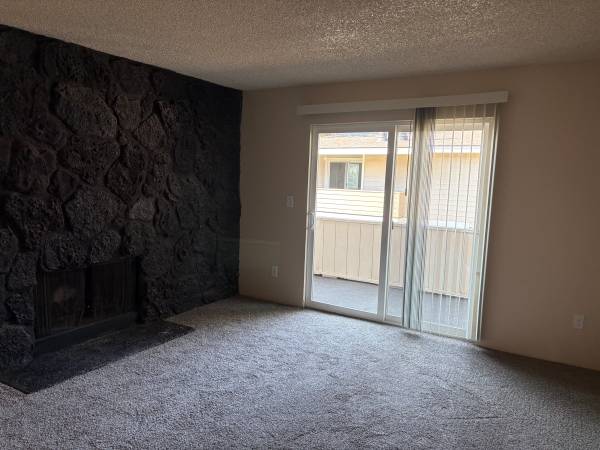 $1,350 / 1br - 984ft2 - Unlock Your New Home + Move In Money Back Special! (Kennewick)63862923449219124