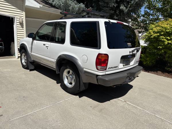 64k miles 2000 Ford Explorer Sport 4wd 2dr 4.0 liter runs perfect Nice - $6,500 (Spokane Washington)63622986663811123