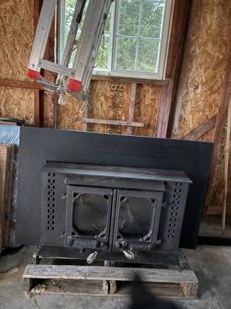 Grizzly wood fireplace insert 1
