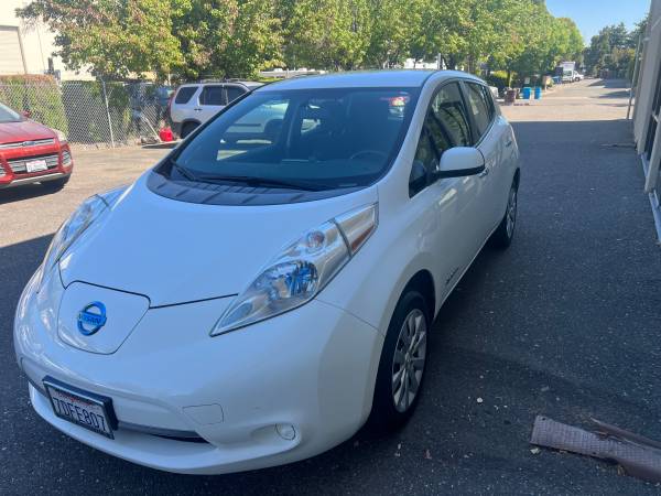2013 Nissan Leaf S - 82K Miles Very- 70 Mile Range - Good Battery - $4,450 (rohnert pk / cotati)63617808441091121