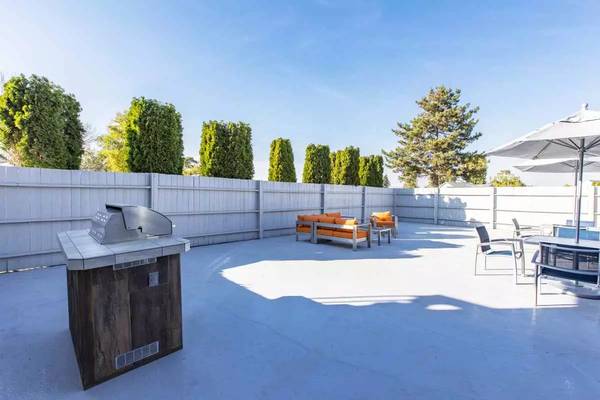 $1,379 / 1br - 576ft2 - Simply breath-taking! Amazing views at The Lakes Apartments (Moses Lake - Montlake Park)63793059880321124