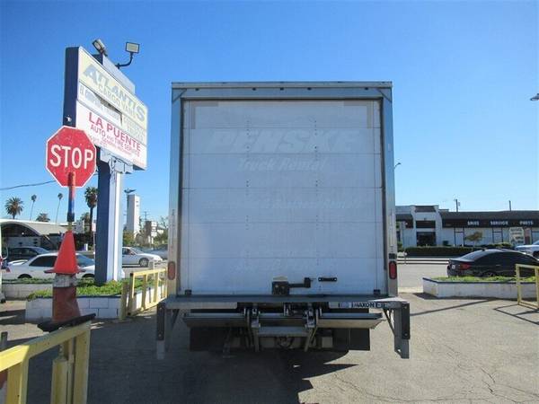 2020 Hino 155 - Photo 3