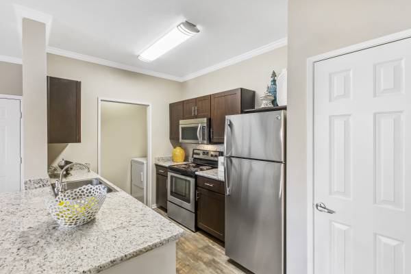 $1,931 / 1br - 774ft2 - **PRICE DROP! 1 BED, 1 BATH W/ WRAP AROUND PATIO AVAILBLE NOW!!* (Rocklin)63919495465986124