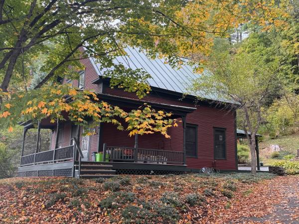 $420,000 / 3br - 1480ft2 - Wonderful 3BR Montpelier Home with Large Back Yard & Wrap Around Porch (Montpelier)64179951528579120
