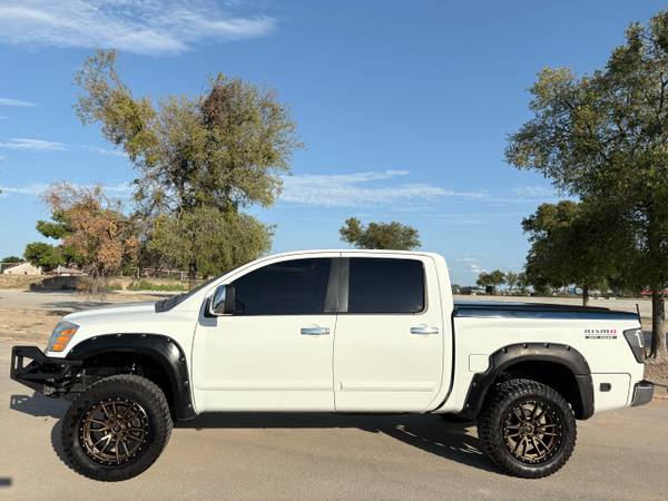 2004 Nissan Titan SE Crew Cab 2WD - $17,500 (San Antonio, Texas)63439682962817121