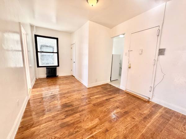 $2,250 / 2br - 2 BEDROOM APARTMENT SUBLET! All UTILITIES INCLUDED ! (SUNSET PARK / GREENWOOD HEIGHTS)64212268148099123