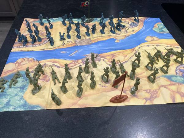 Vintage  WWII American and German soldiers 1970 1