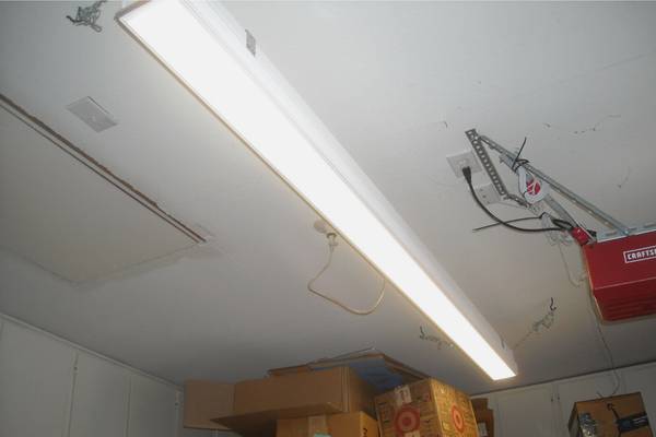 NEW 8 ft. LED COMMERCIAL Ceiling LIGHT FIXTURES  8' OFFICE,SHOP,GARAGE 1