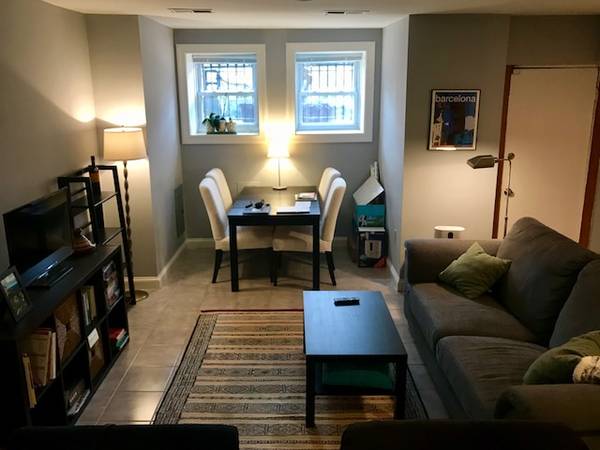 $2,000 / 1br - 900ft2 - Available 1-Oct. Charming 1 Bed/1 Bath unit and Private Patio (Meridian Hill/U St)63779239117697120
