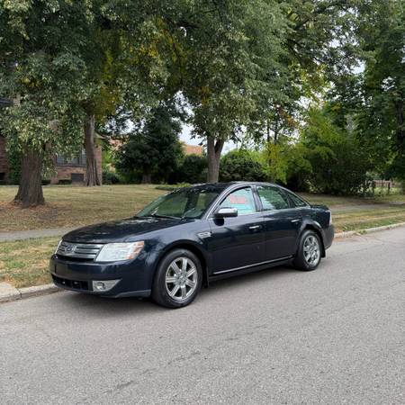 For Taurus/great engine/great trans/sunroof/leather interior /Quiet/ $2,000 1