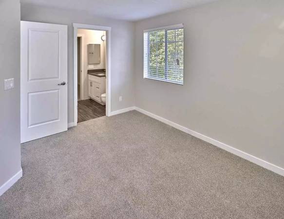 $2,137 / 1br - 770ft2 - Convenient full size washer/dryer in your new 1 bed, 1 bath! (Edmonds - Olympic View Arena)63688314736513123