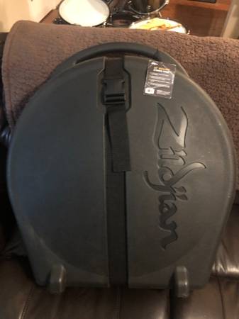 Zildjian 24-inch Rolling Cymbal Vault - Hard Case 1