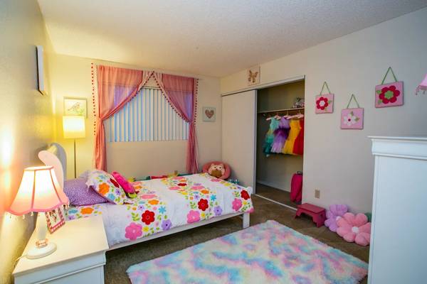 $1,069 / 3br - 986ft2 - $700.00 Off Your Move IN!! (Laughlin)63618564133377123