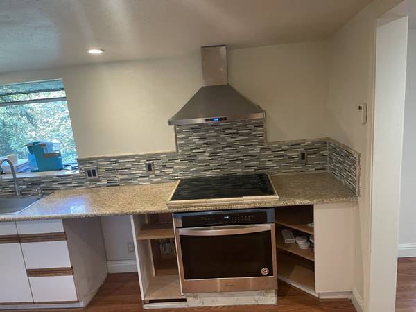 $2,575 / 1br - 500ft2 - Live below the Redwoods! (los gatos)64000588852610121