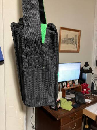 X BOX HYPERKIN THE ROCK TRAVEL CARRYING BAG CASE FOR XBOX SERIES  X/S - $5 (Mt Vernon)63441757017859122