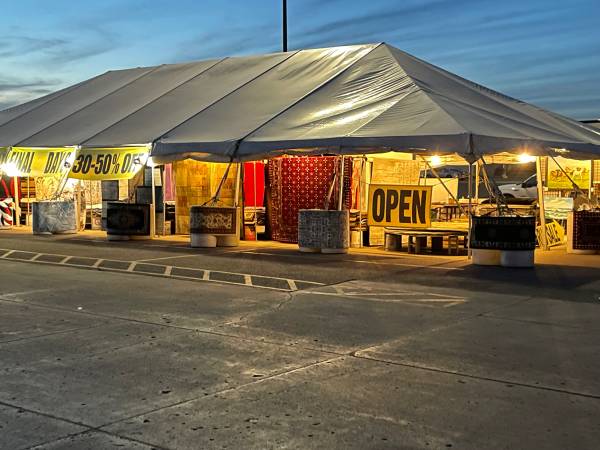 Professional sign spinner needed 1