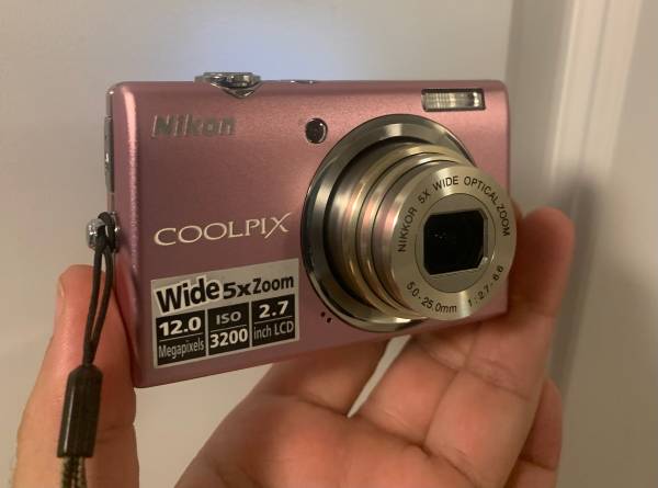Nikon COOLPIX S570 PINK Digital Camera - electronics - by owner